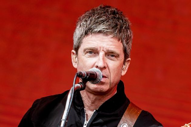 Noel Gallagher Points Fingers at ‘Friends’ and Coffee Culture for Music Sales Drop (1)